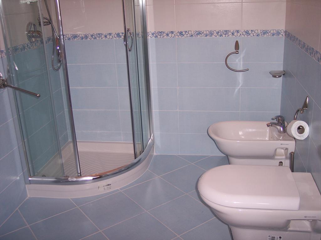 Da Carlo Hotel La Maddalena  Phòng bức ảnh